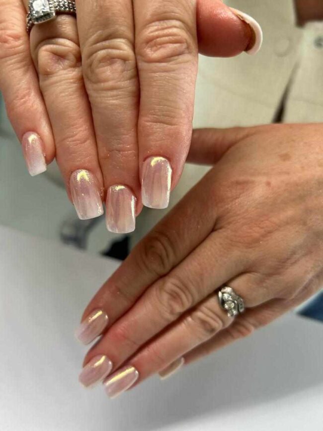 Pearl effect nails – perfect wedding nails On trend wedding nails 2024 - pearl effect beautiful nails for weddings