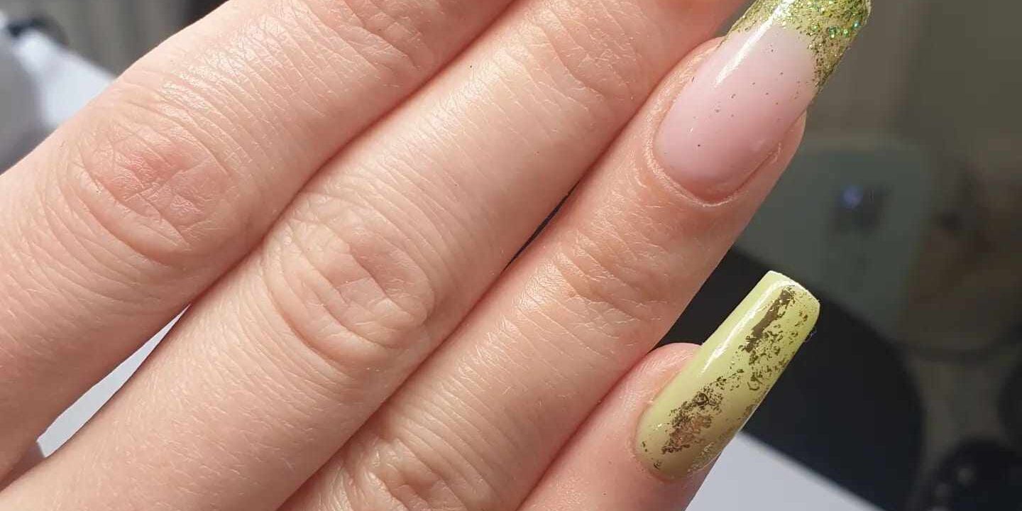 Nail Divas Salon - Speckled Green Nail extensions
